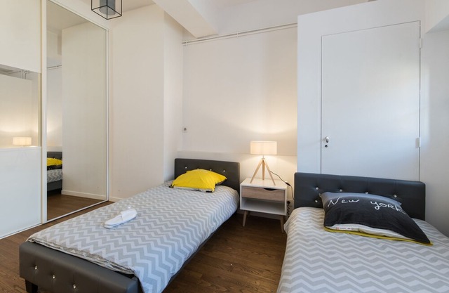 Spacious hypercentre apartment