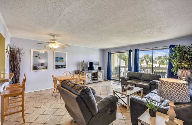 SPC 2079- 2nd Floor 2 BR on the Golf Course - sleeps 7 by RedAwning