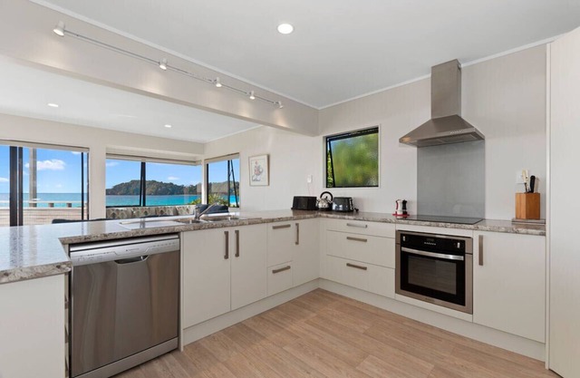 Woolleys Bay Matapouri Holiday 