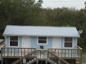 Spring Warrior Fish Camp Studio Room, Located On the Gulf of Mexico