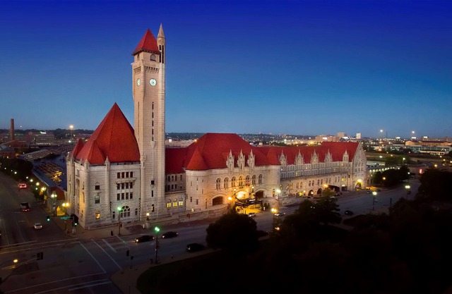 St. Louis Union Station Hotel, Curio Collection by Hilton