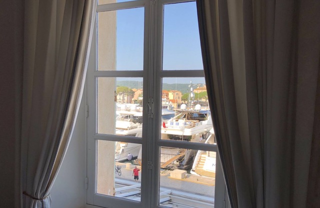 St Tropez Apartment right on the Port