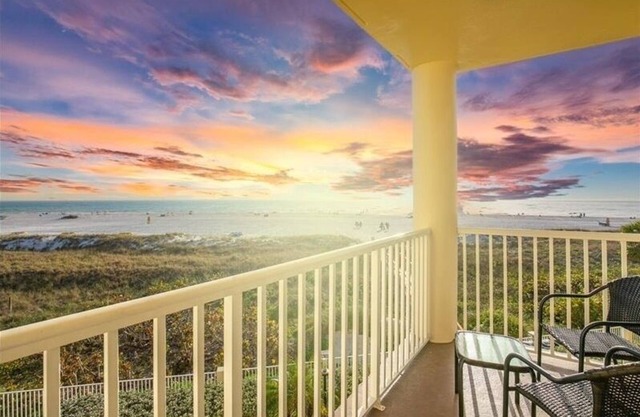 Satellite Motel Treasure Island 