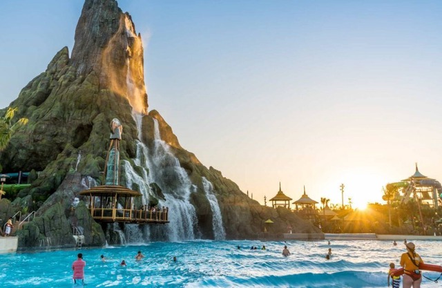 Steps to Disney World! 3 Comfy Units for 12 Guests, Pool!