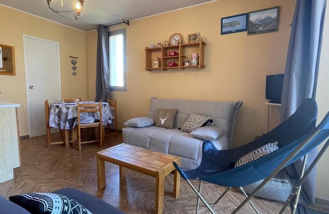 Enchastrayes Pièce Personnes 