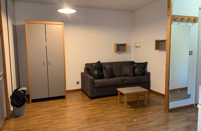 Studio for 4 with Balcony, WiFi & Parking