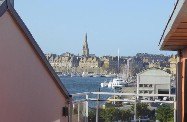 Les Allées Du Port 