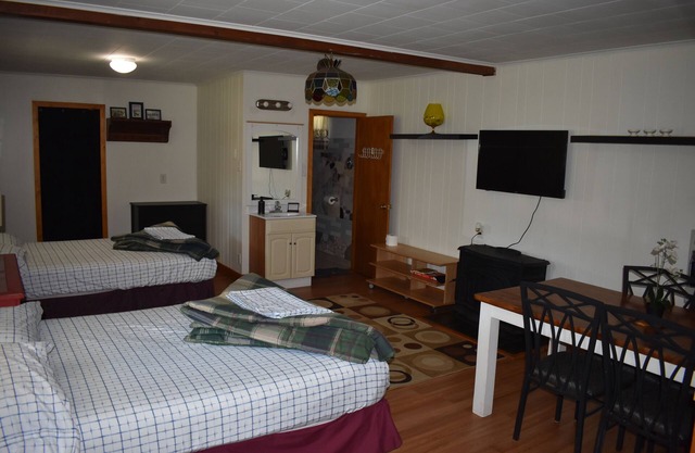 Pl Motel Located At The Heart Of Promised Land State Park 