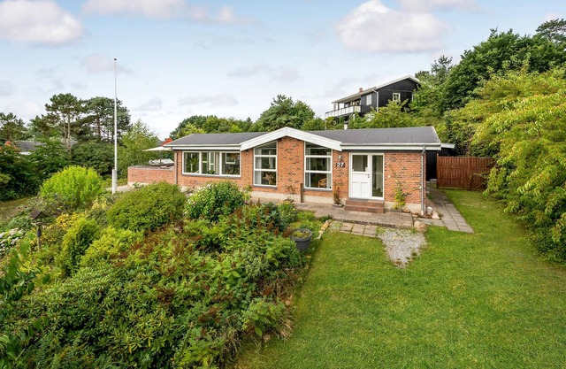 Stunning home in Ebeltoft with kitchen