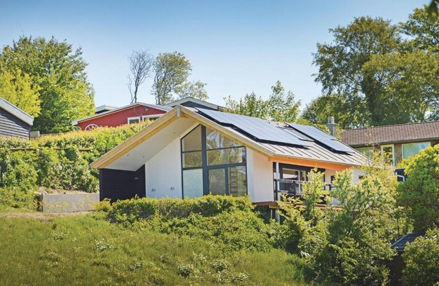 Stunning Home In Løgstrup With Kitchen