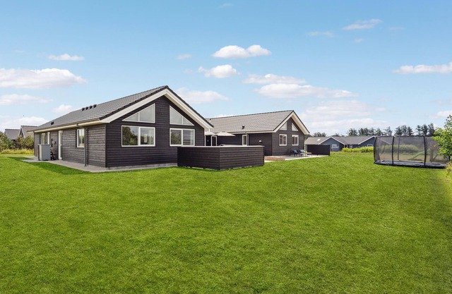 Stunning home in Løkken with sauna