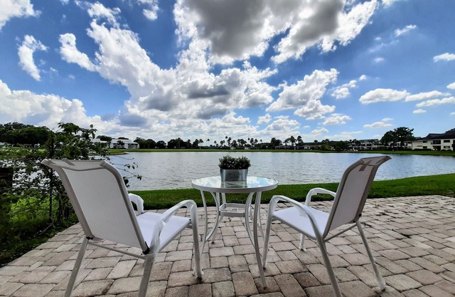 Stunning view Contemporary 2B/2B Condo Saddlebrook