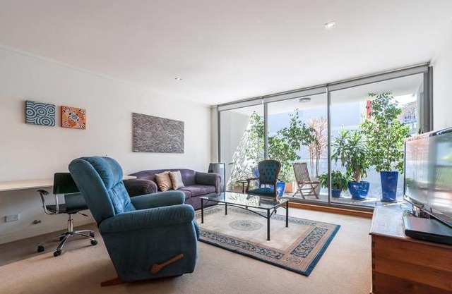 Stylish 2 Bedroom Home in Camperdown