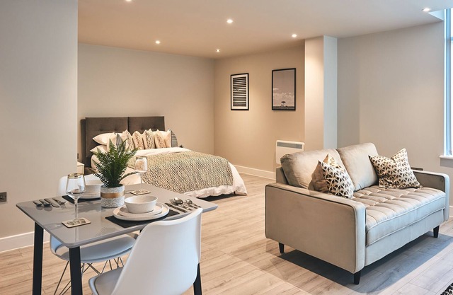 Stylish One Bedroom Apartments with Free Parking