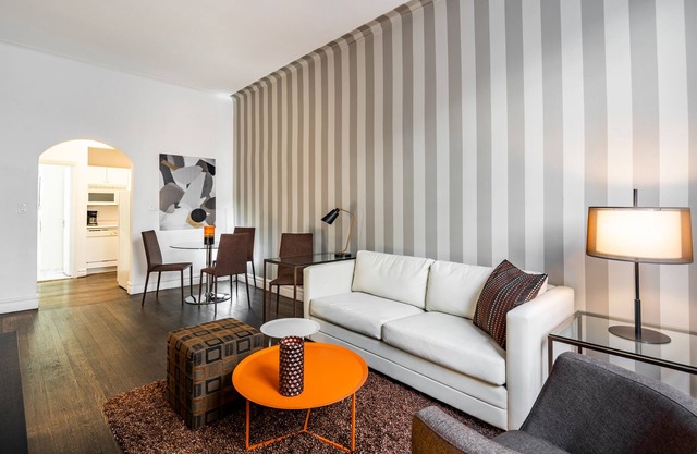 Stylish One Bedroom Near Central Park