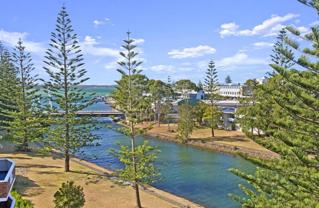 Sundial Hollingworth Street 
