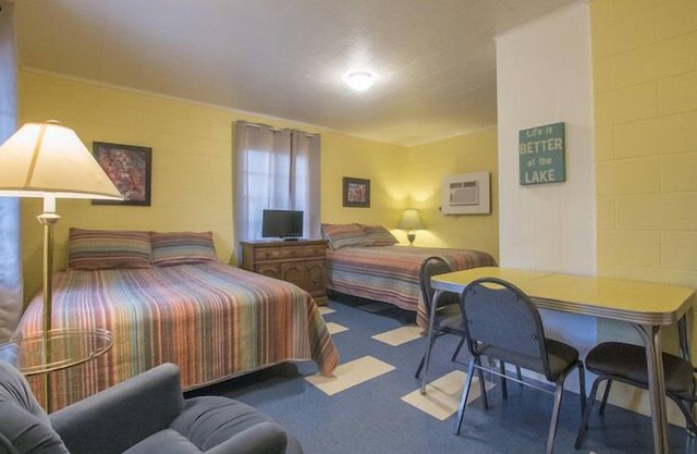 Sunfish Studio 1: Kingsland Pet Friendly with Pool!