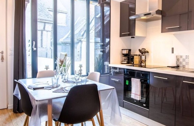 Grand Sur La Route Du Chateau Damboise 