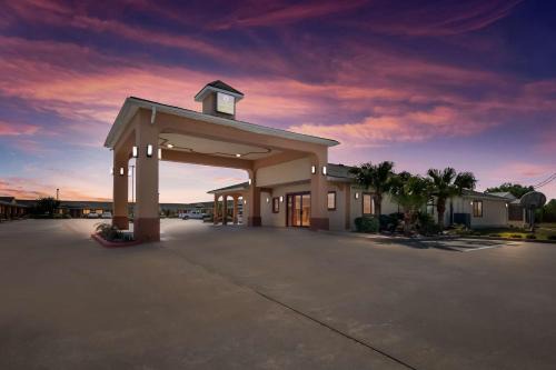 Surestay Hotel 