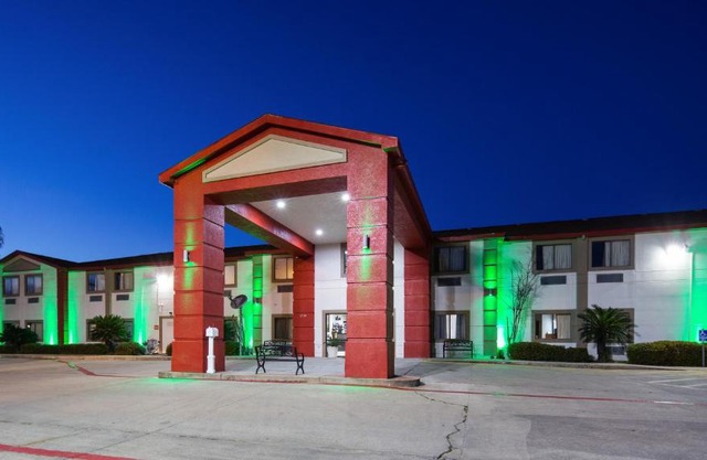 Surestay Hotel 