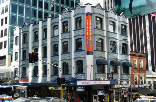 Surf Snow Backpackers 