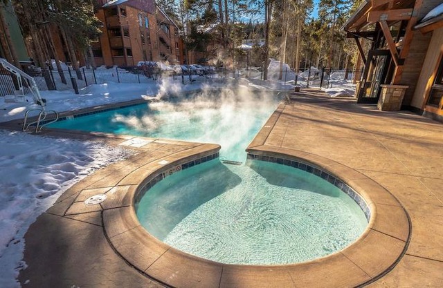 Tannenbaum Condominiums by Ski Country Resorts