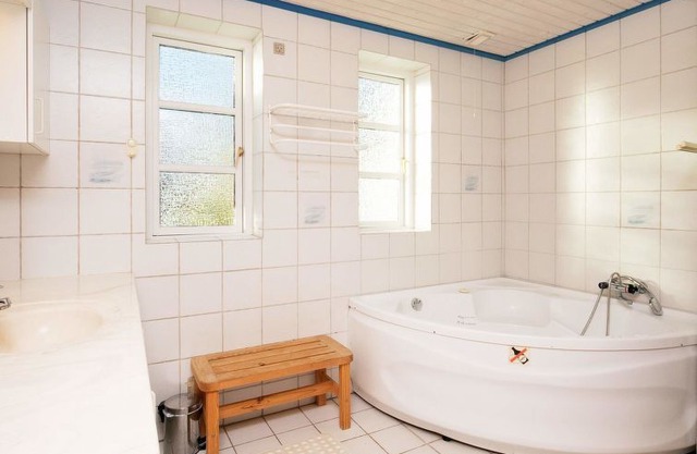 Tannisby Holiday Home, Sleeps 10 with WiFi
