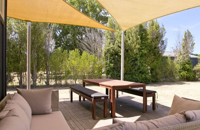 Taruna Tauranga Taupo Holiday 