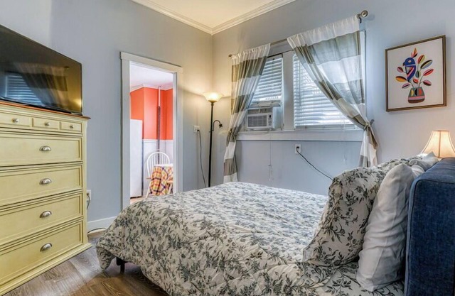 The Allenhurst, Beach Apartment #3 - Midsize Studio with Bathroom, Kitchen, & Ex