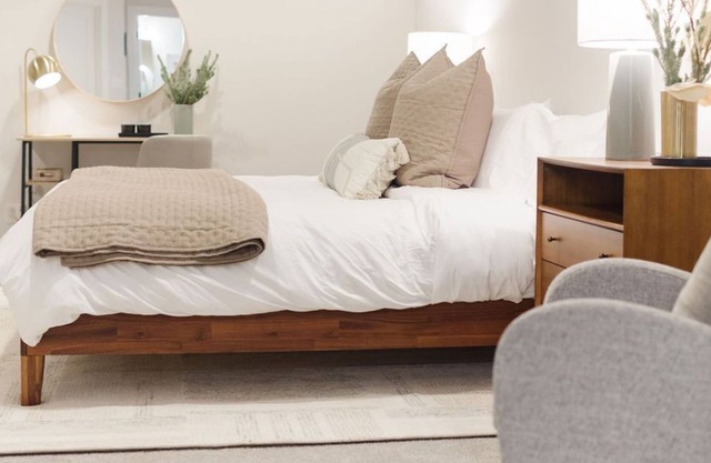 The Ballard Socialite 