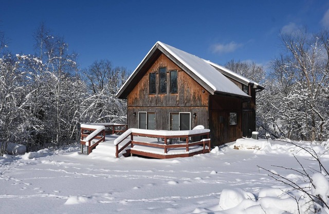 Cozy Retreat Wisconsin Ridges Valleys 