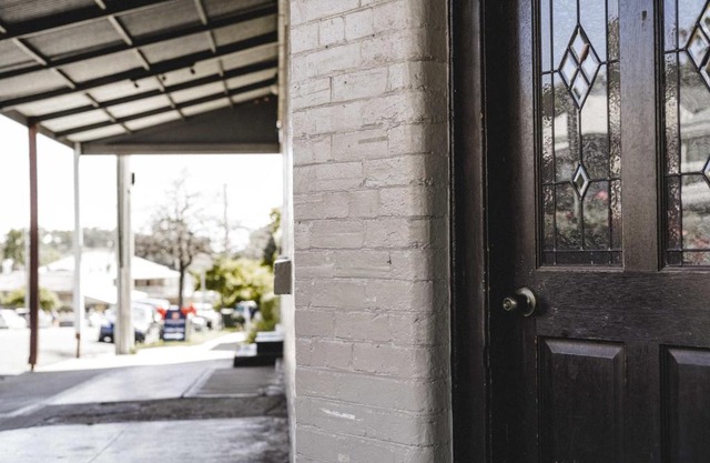 The Commercial Quarters - Room 1-has air conditioning, free WIFI, TV and fridge