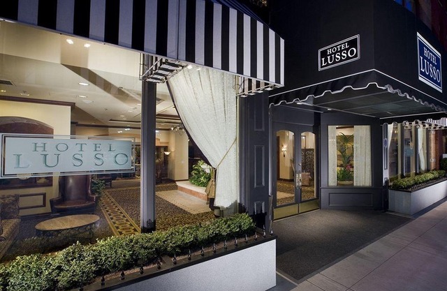 The Davenport Lusso, Autograph Collection