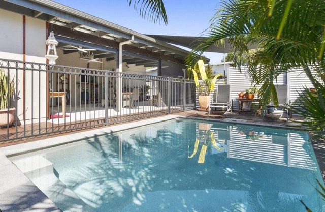 The Flip Flop Inn - Beachside Getaway