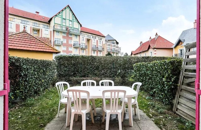 The Of Port Maeva People Selection 