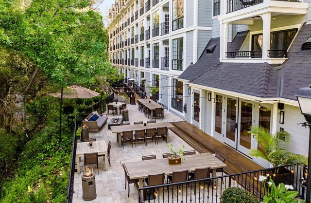 The Inn At Saratoga Tapestry 