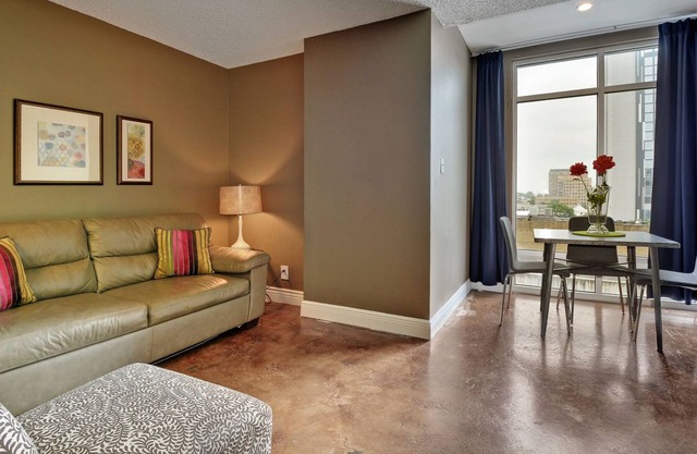 The Littlefields by Lodgewell | Downtown Loft | C6