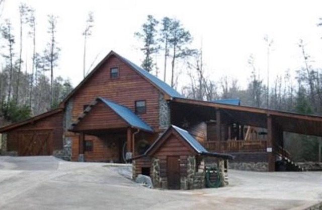 The Lodge at Hideaway Hollow- Copperhill TN