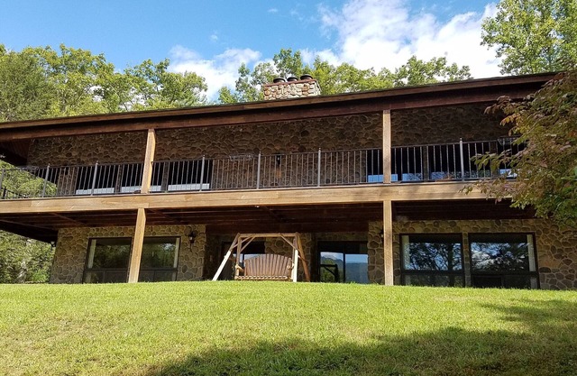 The Lodge Sugar 
