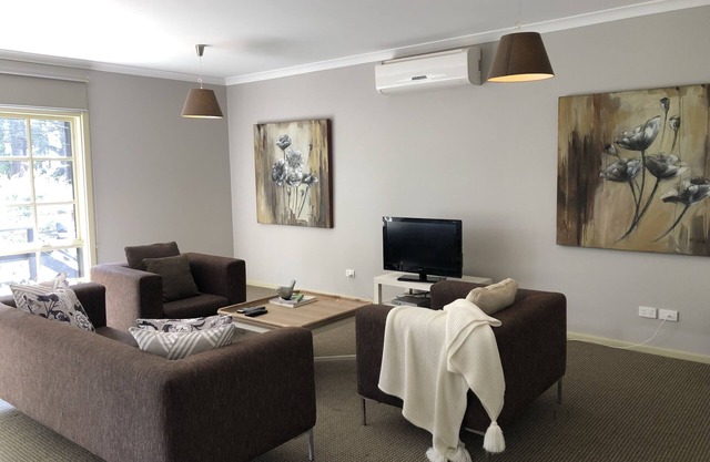 The Coolstore Jonathon 