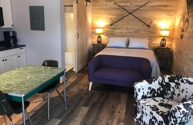 The Red Station by Glacier - Cabin #8 with AC and laundry