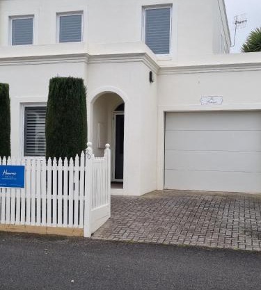 Hearns Beachside Villa Port Fairy 