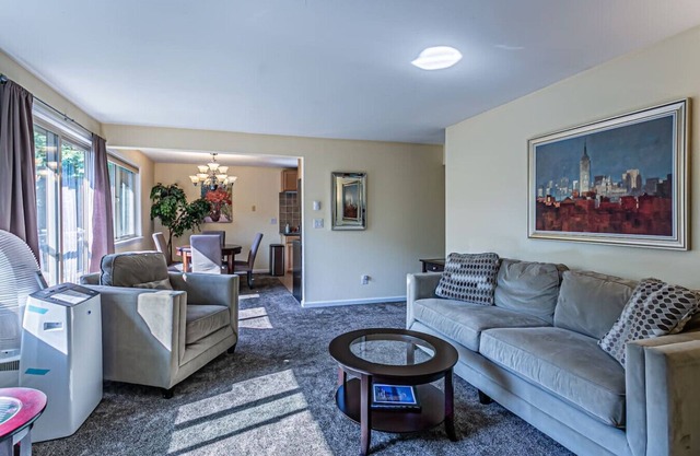 The Romeo Stairs Jacuzzi Bathtub New Carpet 