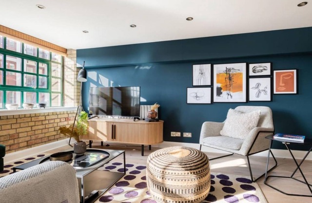 The Wapping Wharf - Modern & Bright 2BDR Flat on the Thames with Parking