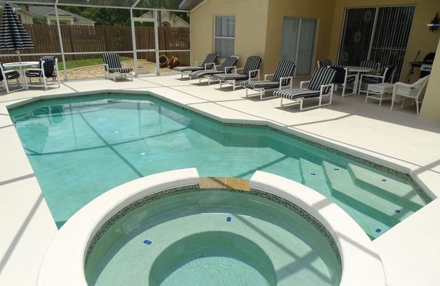 This 4 bed 3 bath Pool Home is located in Bridgewater Crossings and has recently been refurbished wi