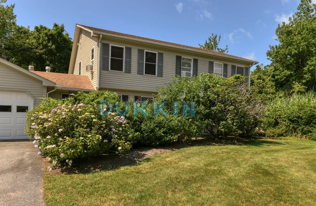 This spacious 4 bedroom colonial is located in Eastward Look and is a 1/2 mile walk to Scarborough Beach.