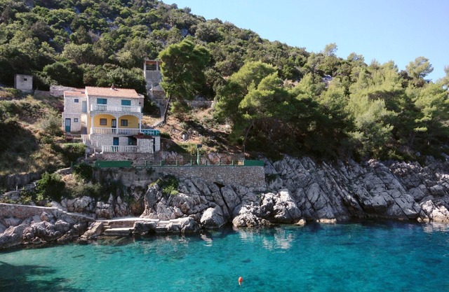 Beach Cove Pokrivenik Hvar 
