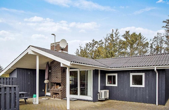 Three-Bedroom Holiday home in Løkken 11