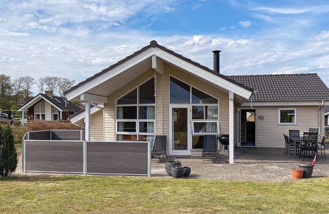 Three-Bedroom Holiday home in Sjølund 3