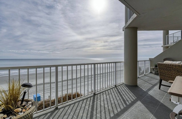 Royal Garden Resort City Beach 
